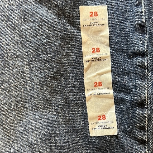 Old Navy Extra High Rise Curvy Sky Hi Straight Jean Secret Slim Pockets‎ Size 28 - Picture 10 of 11